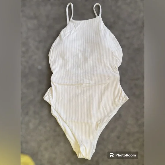 Andie The Asbury Ribbed One Piece Swimsuit High neck Adjustable strap NWT Size M - Picture 9 of 9